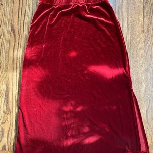 SOLD SOLD SOLD Vintage Y2K valentines skirt. Midi length with side slit